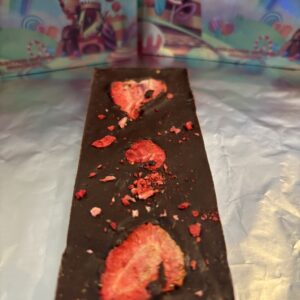 Wonder Trip Strawberry Fruit Chocolate Bar / 3gm